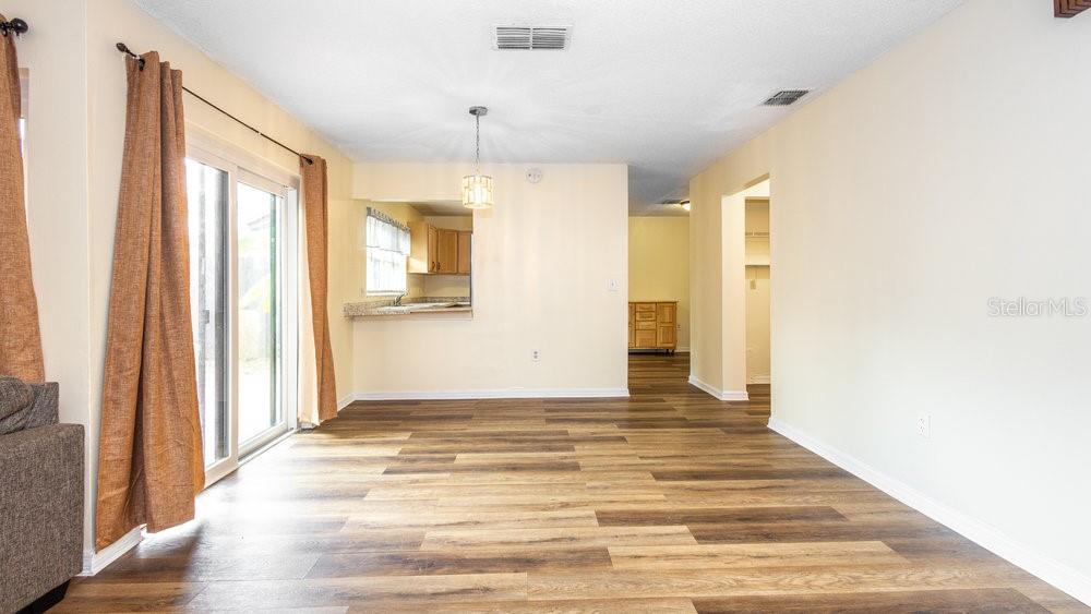 Image 3 of 12 For 549 Hunter Circle