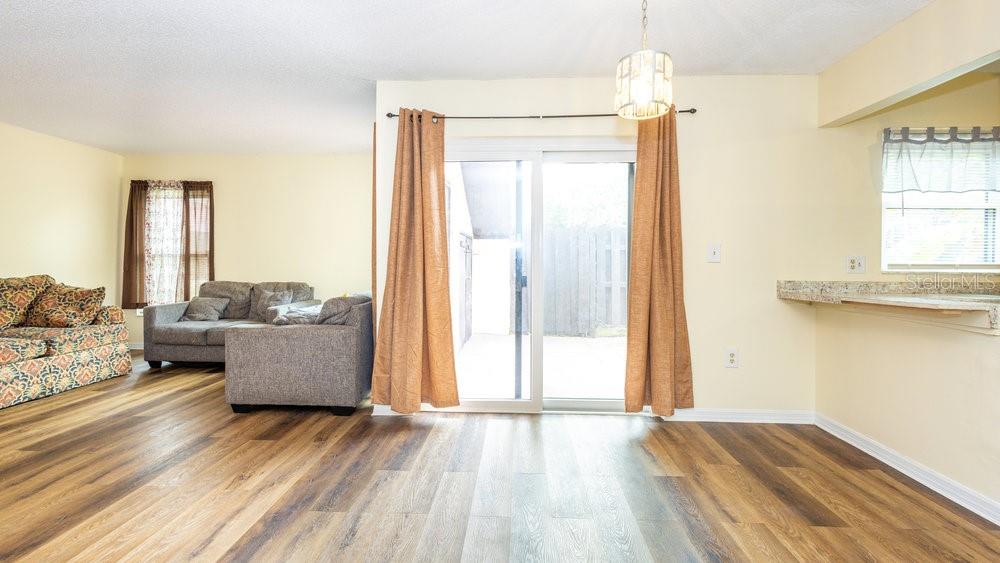 Image 4 of 12 For 549 Hunter Circle