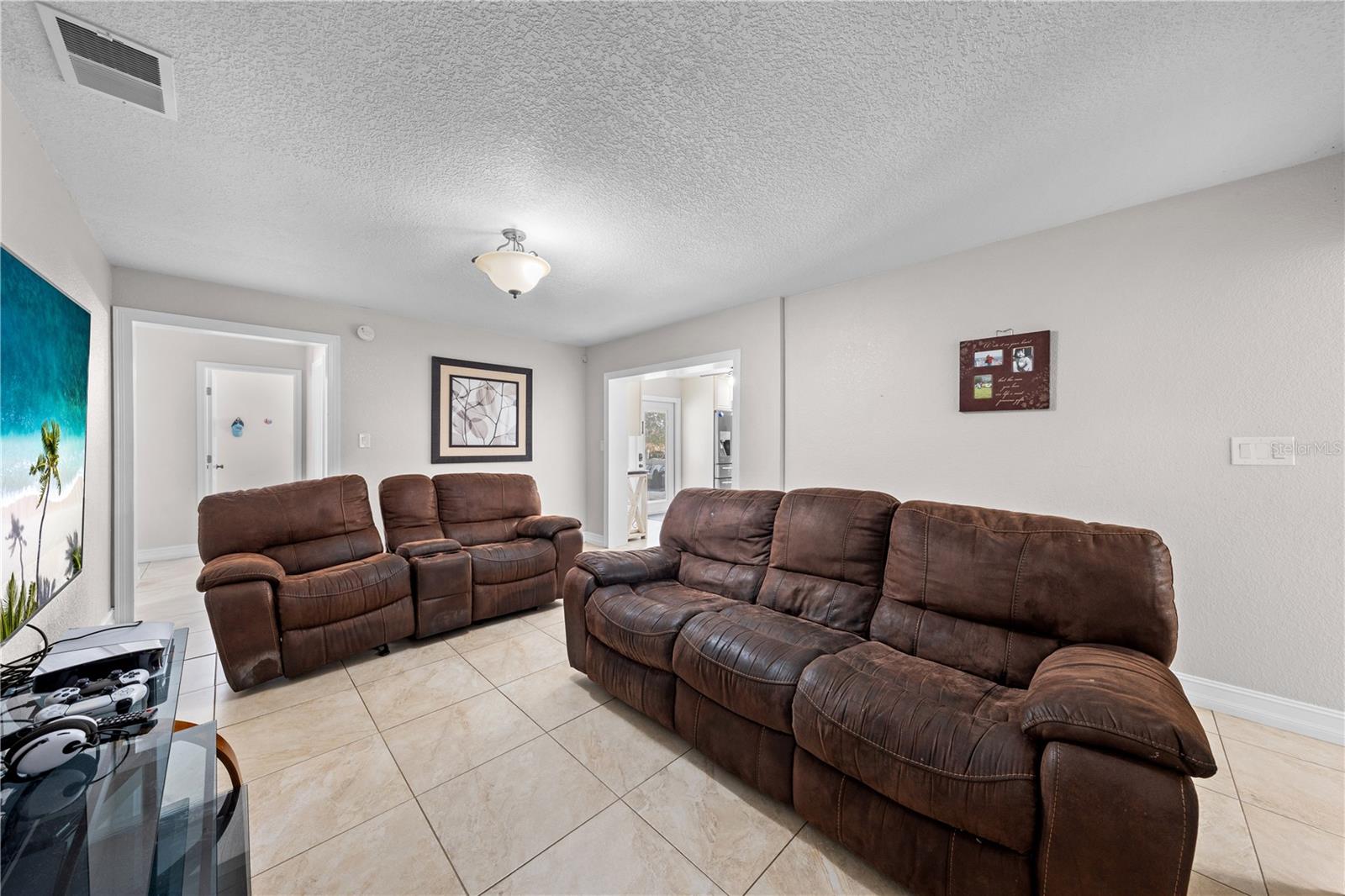 Image 29 of 73 For 3575 Kaiser Avenue