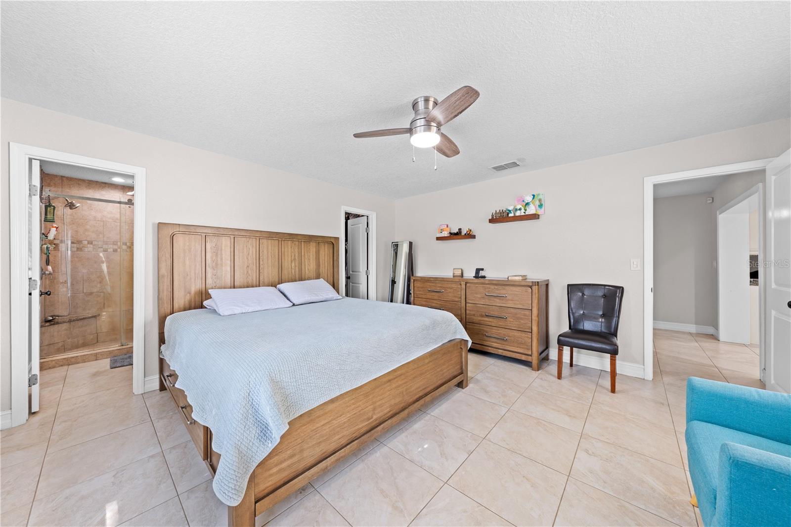 Image 32 of 73 For 3575 Kaiser Avenue