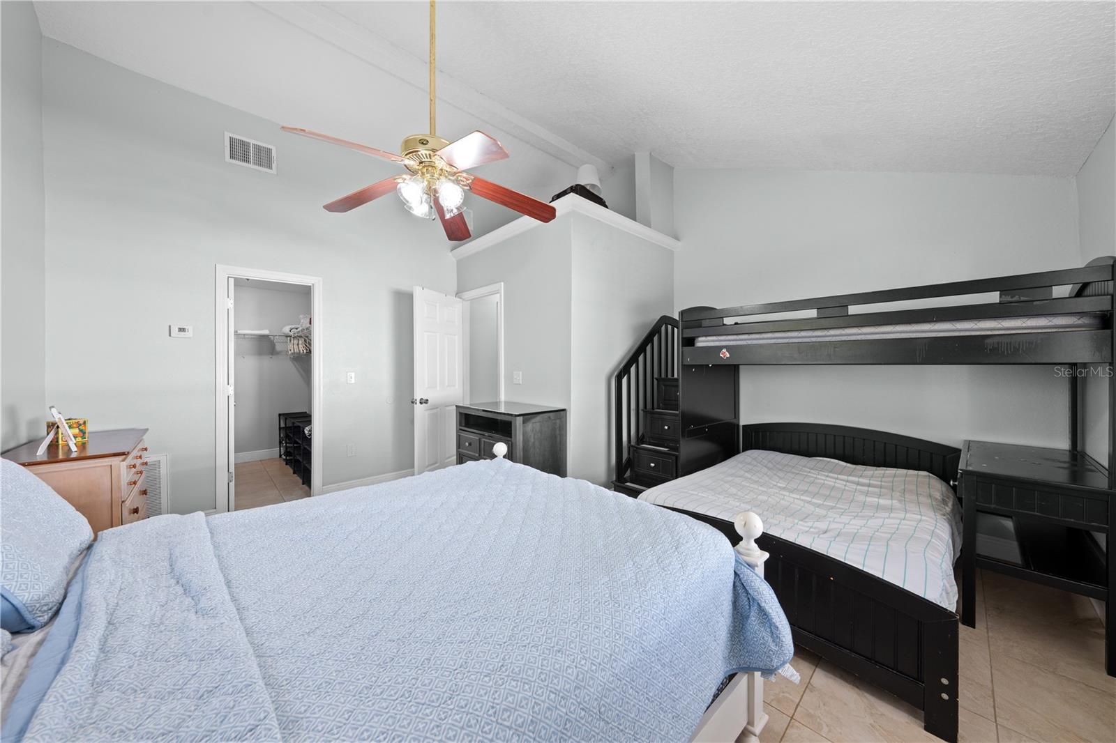 Image 46 of 73 For 3575 Kaiser Avenue