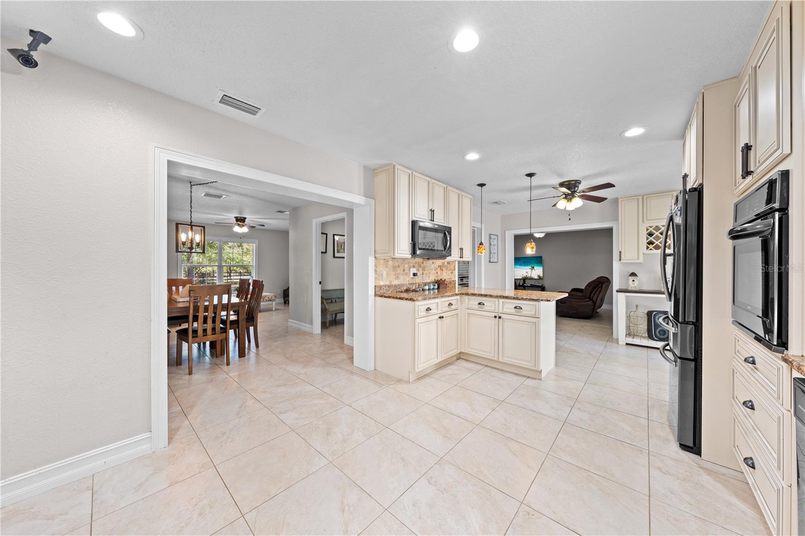 Image 8 of 73 For 3575 Kaiser Avenue