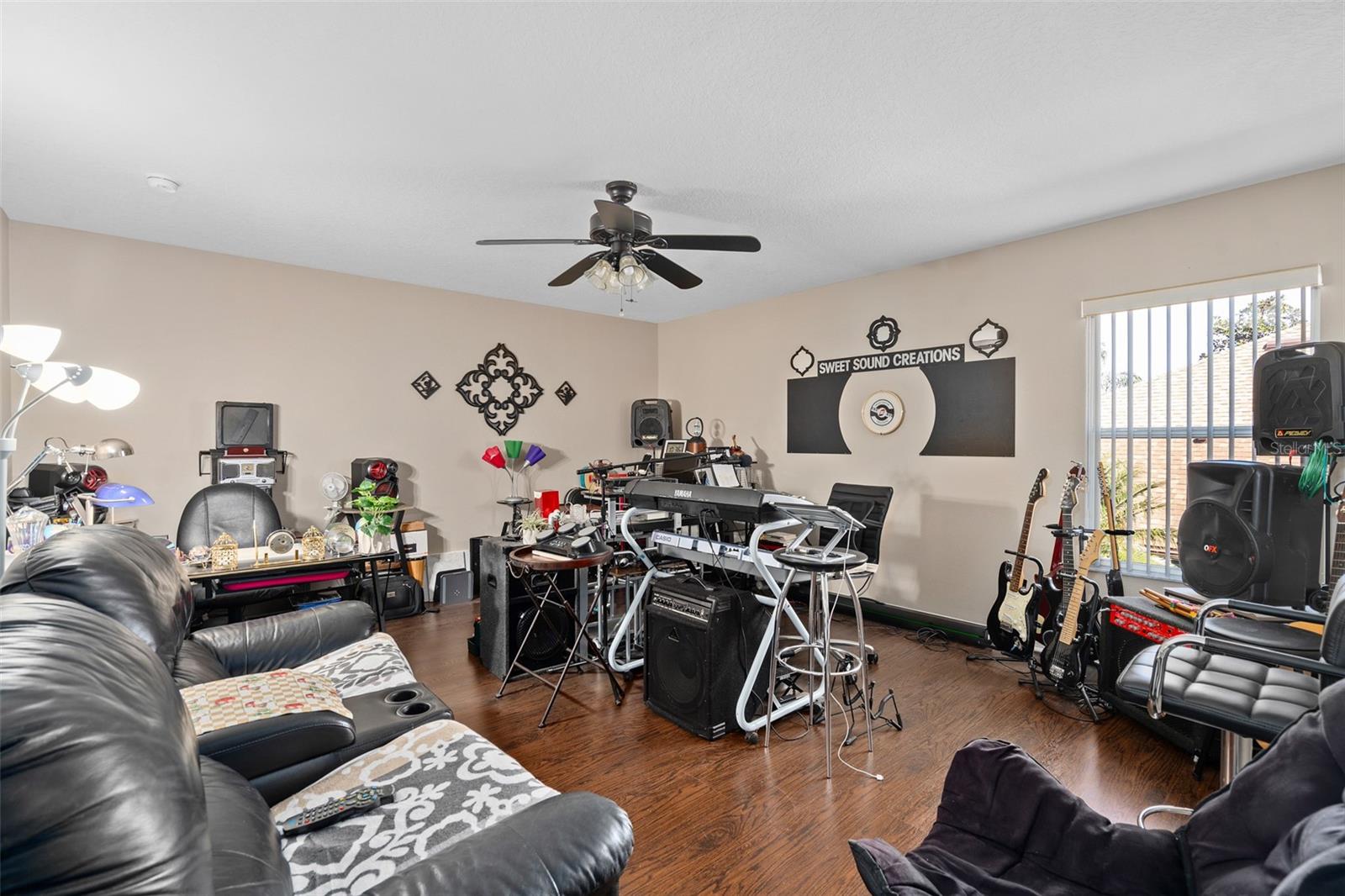 Image 33 of 57 For 10310 Chorlton Circle