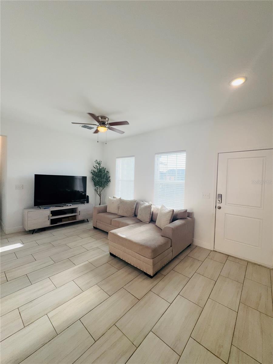 Image 15 of 48 For 232 Genoa Ct