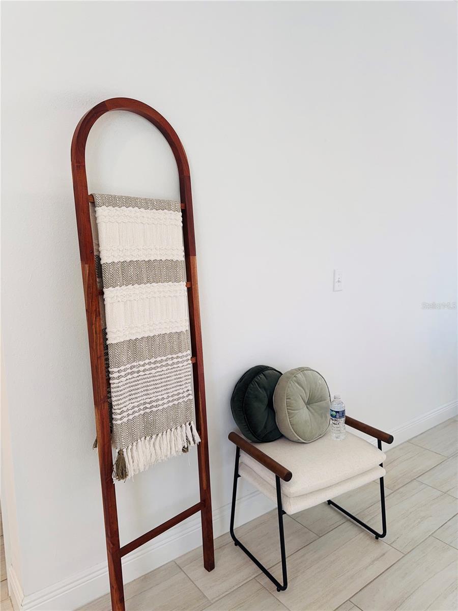 Image 17 of 48 For 232 Genoa Ct