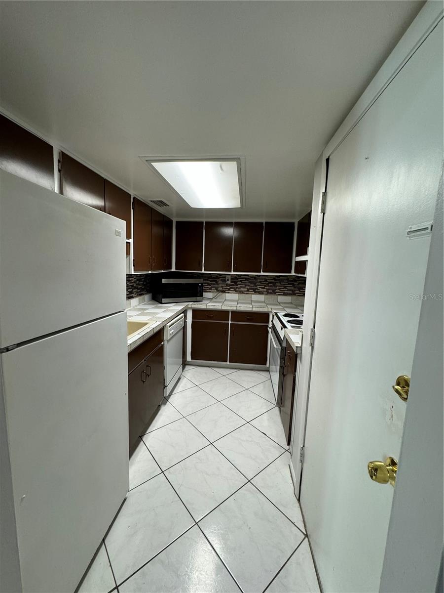 Image 5 of 11 For 200 Maitland Avenue 80