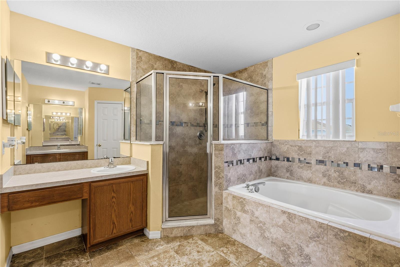 Image 32 of 39 For 4516 Ficus Tree Road