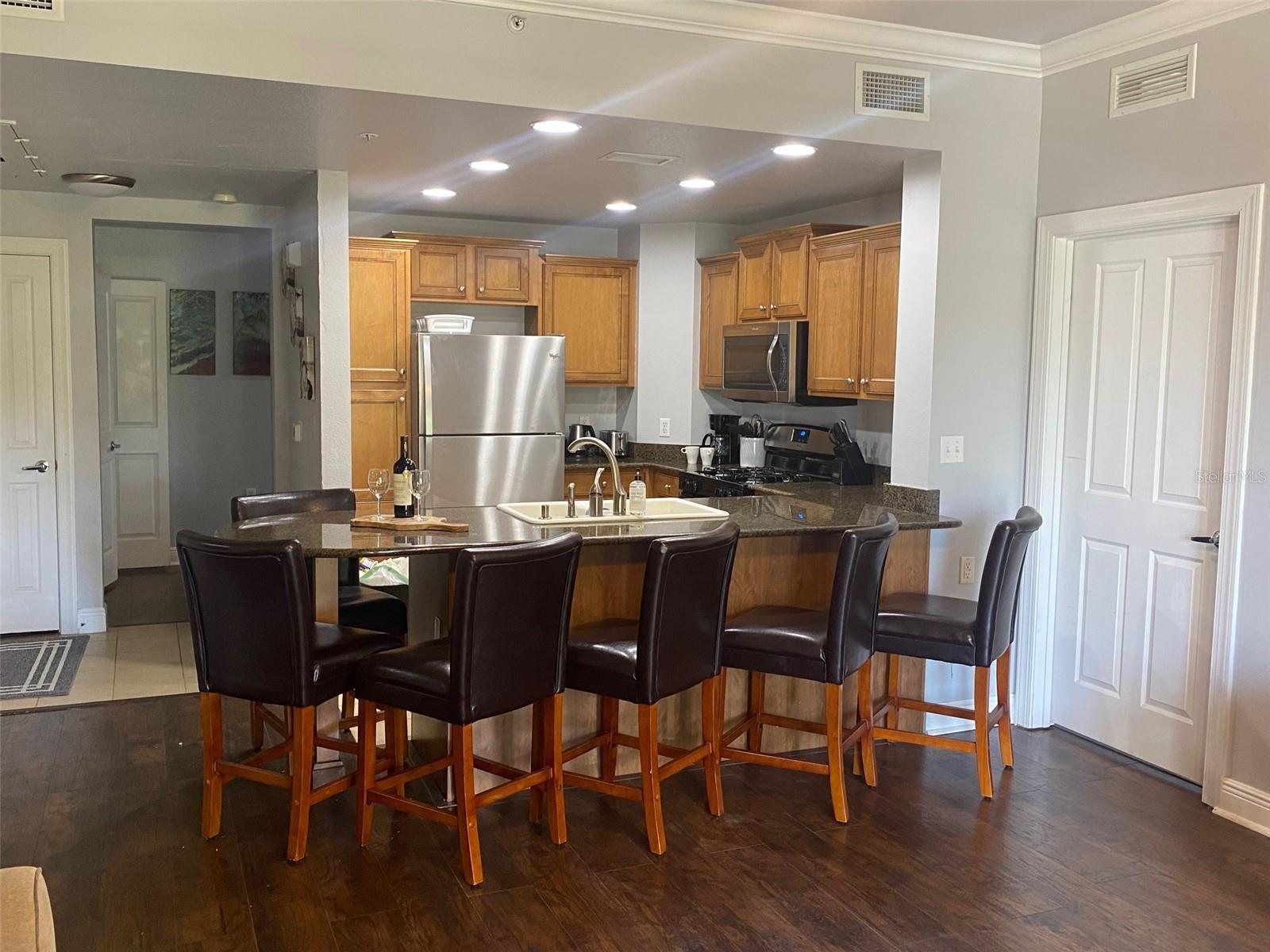 Image 6 of 16 For 1598 Heritage Crossing Court 201