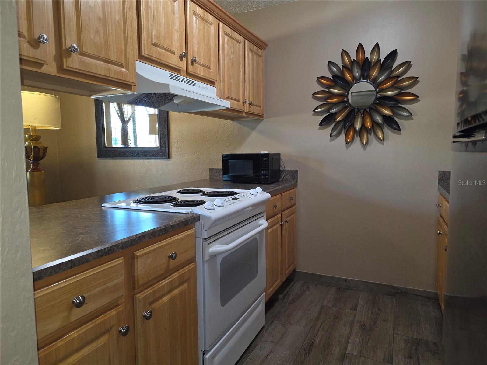 Image 10 of 41 For 400 Oakridge Boulevard 60