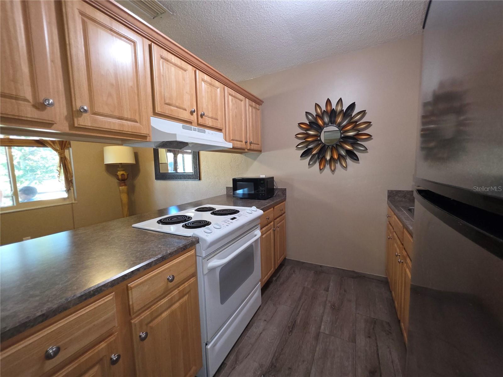 Image 13 of 41 For 400 Oakridge Boulevard 60