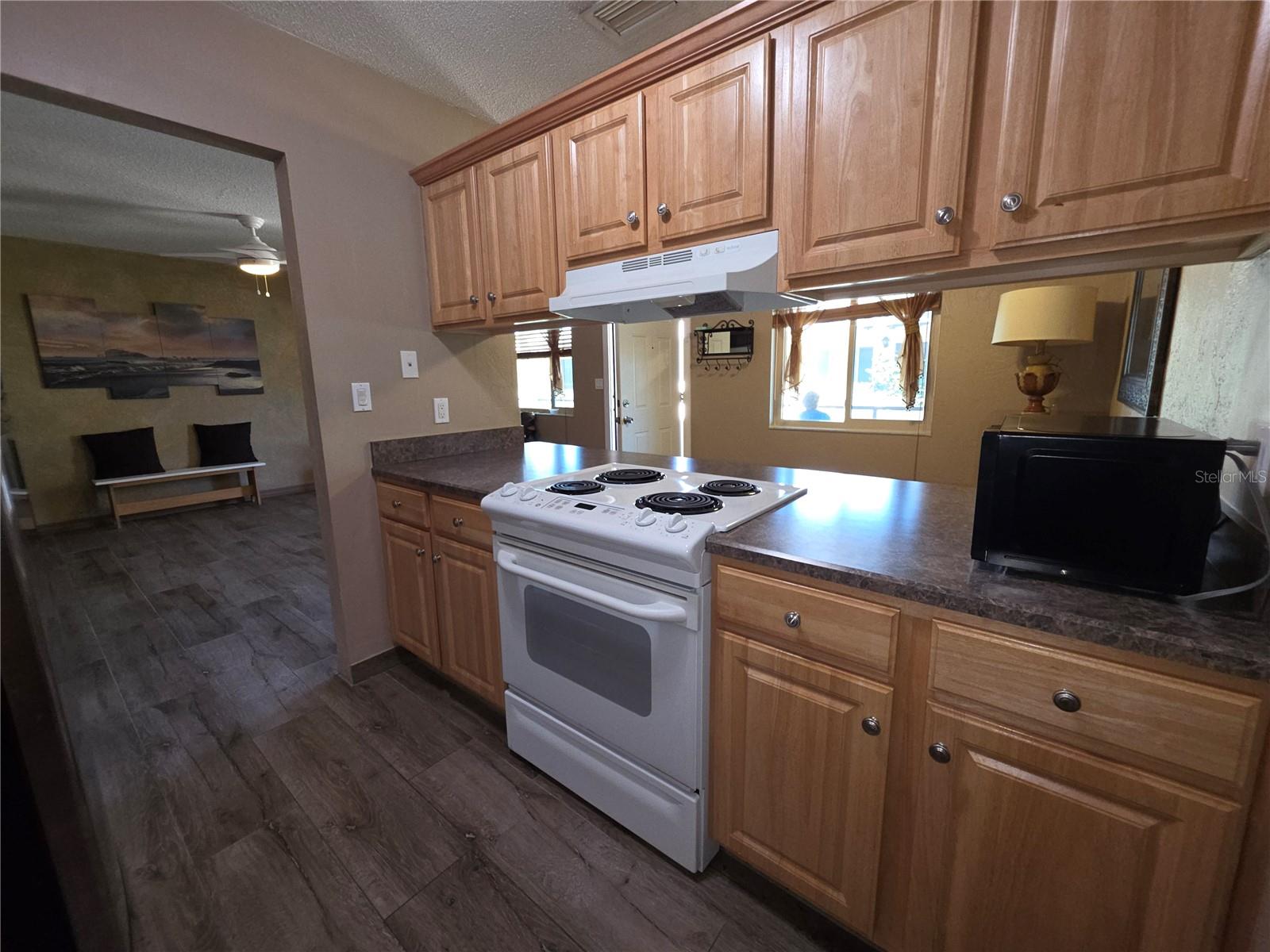 Image 14 of 41 For 400 Oakridge Boulevard 60