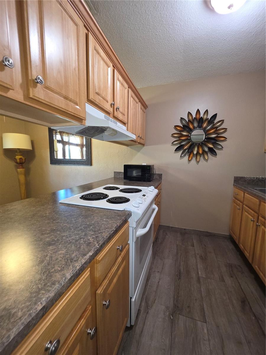 Image 15 of 41 For 400 Oakridge Boulevard 60