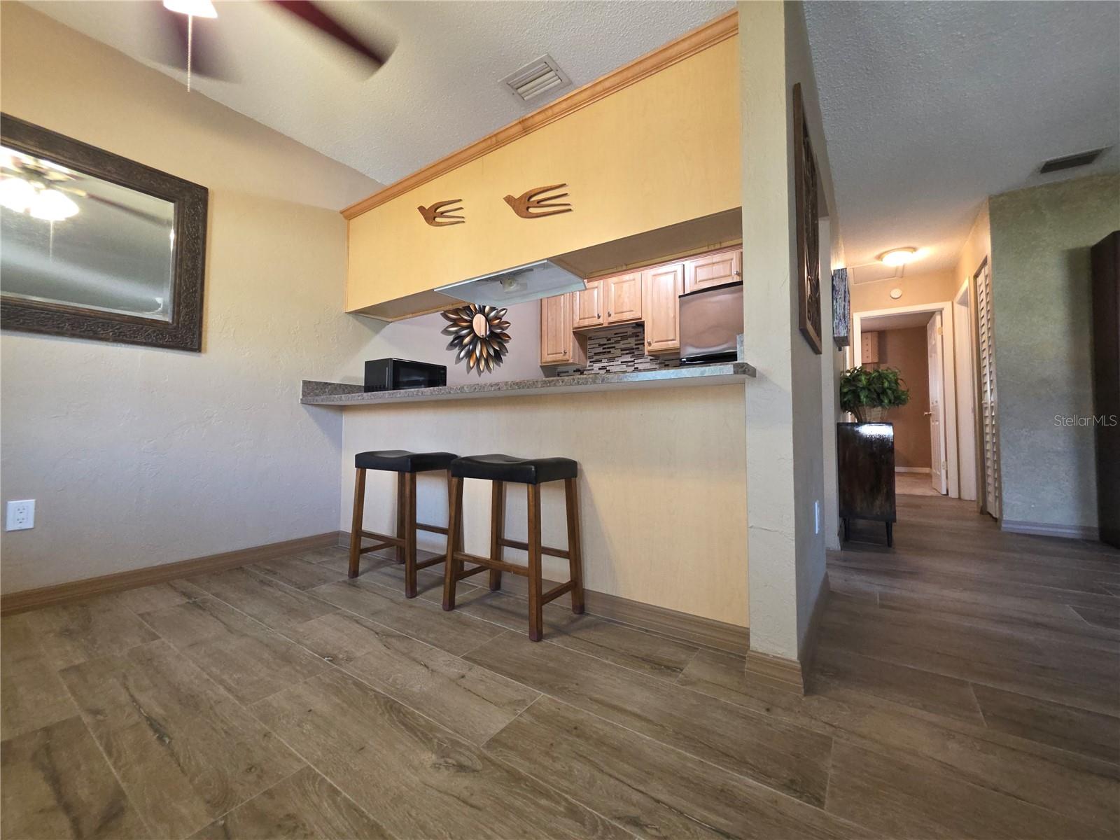 Image 16 of 41 For 400 Oakridge Boulevard 60