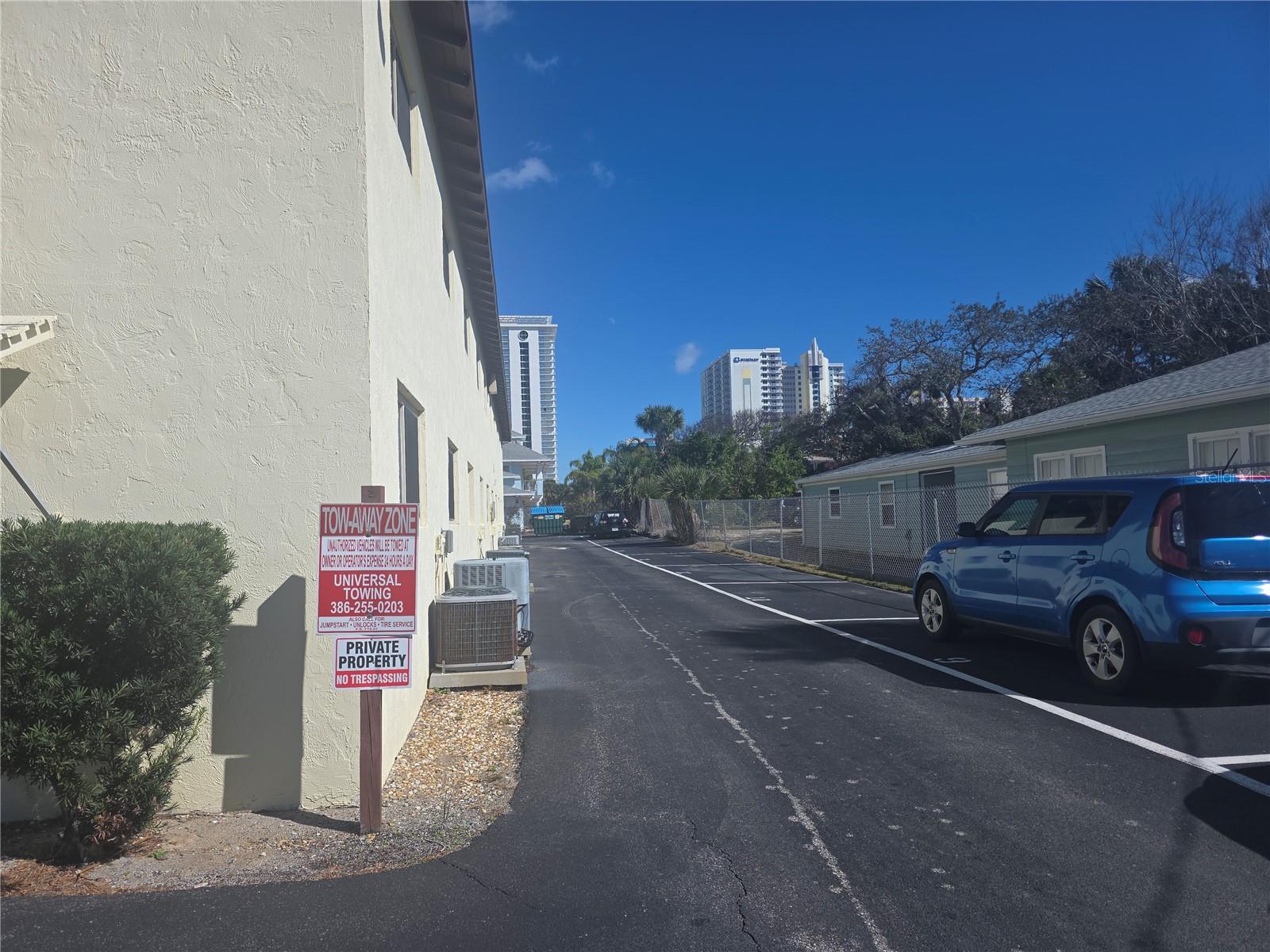 Image 35 of 41 For 400 Oakridge Boulevard 60