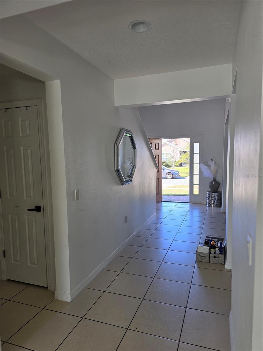 Image 19 of 24 For 2259 Waukegan Drive