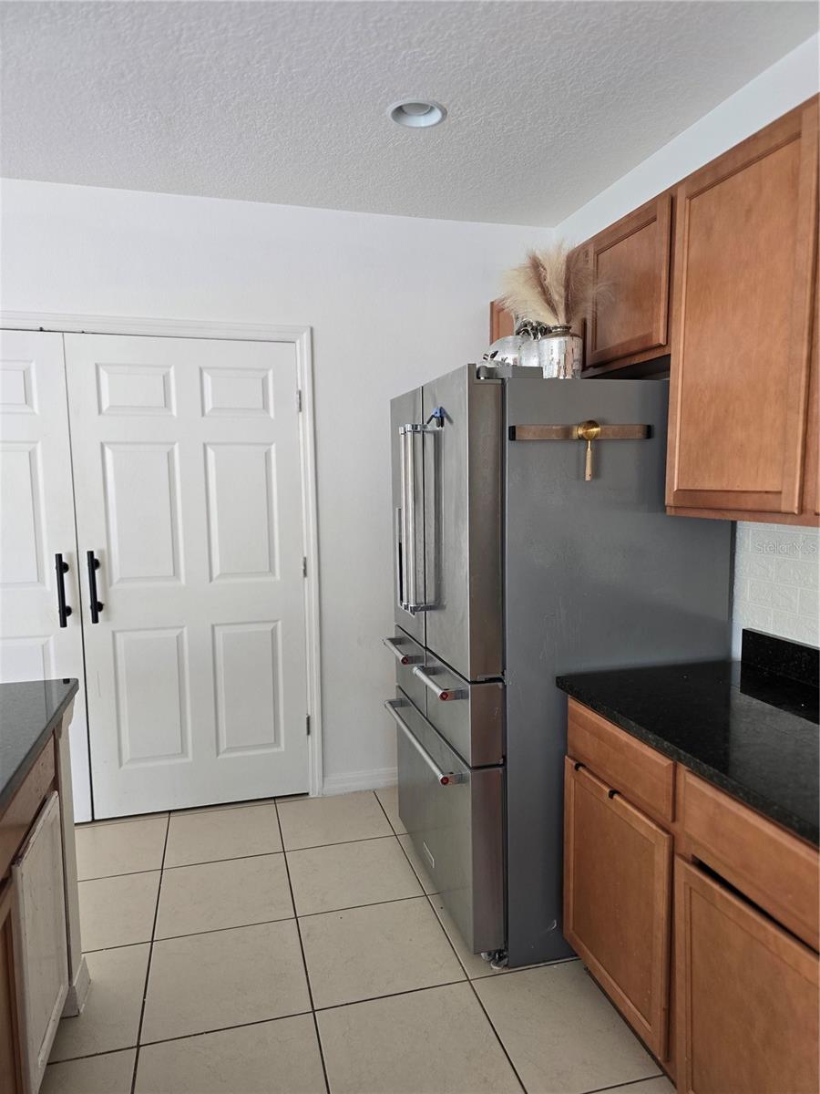 Image 20 of 24 For 2259 Waukegan Drive