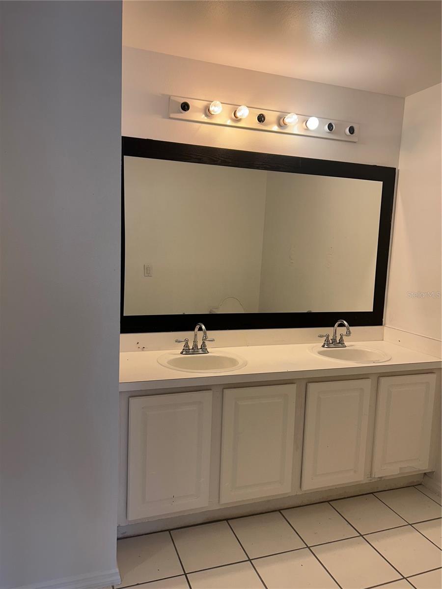 Image 7 of 13 For 2608 Spring Hill Drive