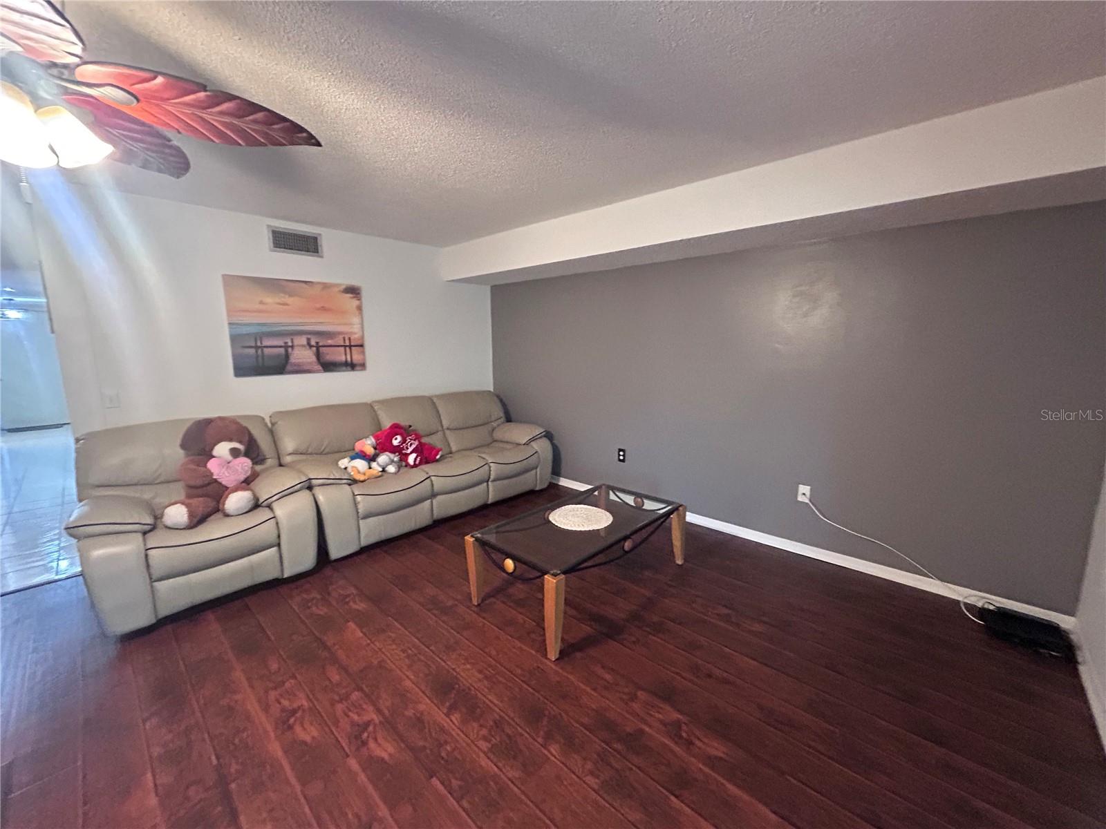 Image 4 of 22 For 150 El Dorado 208