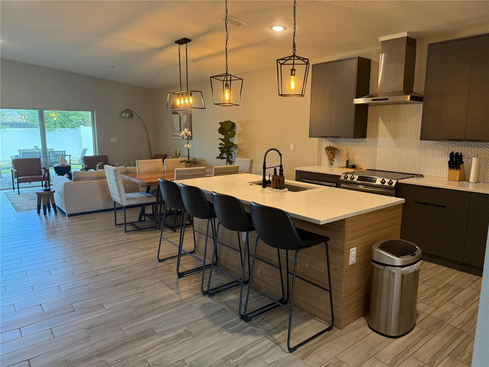 Image 2 of 27 For 2023 White Avenue