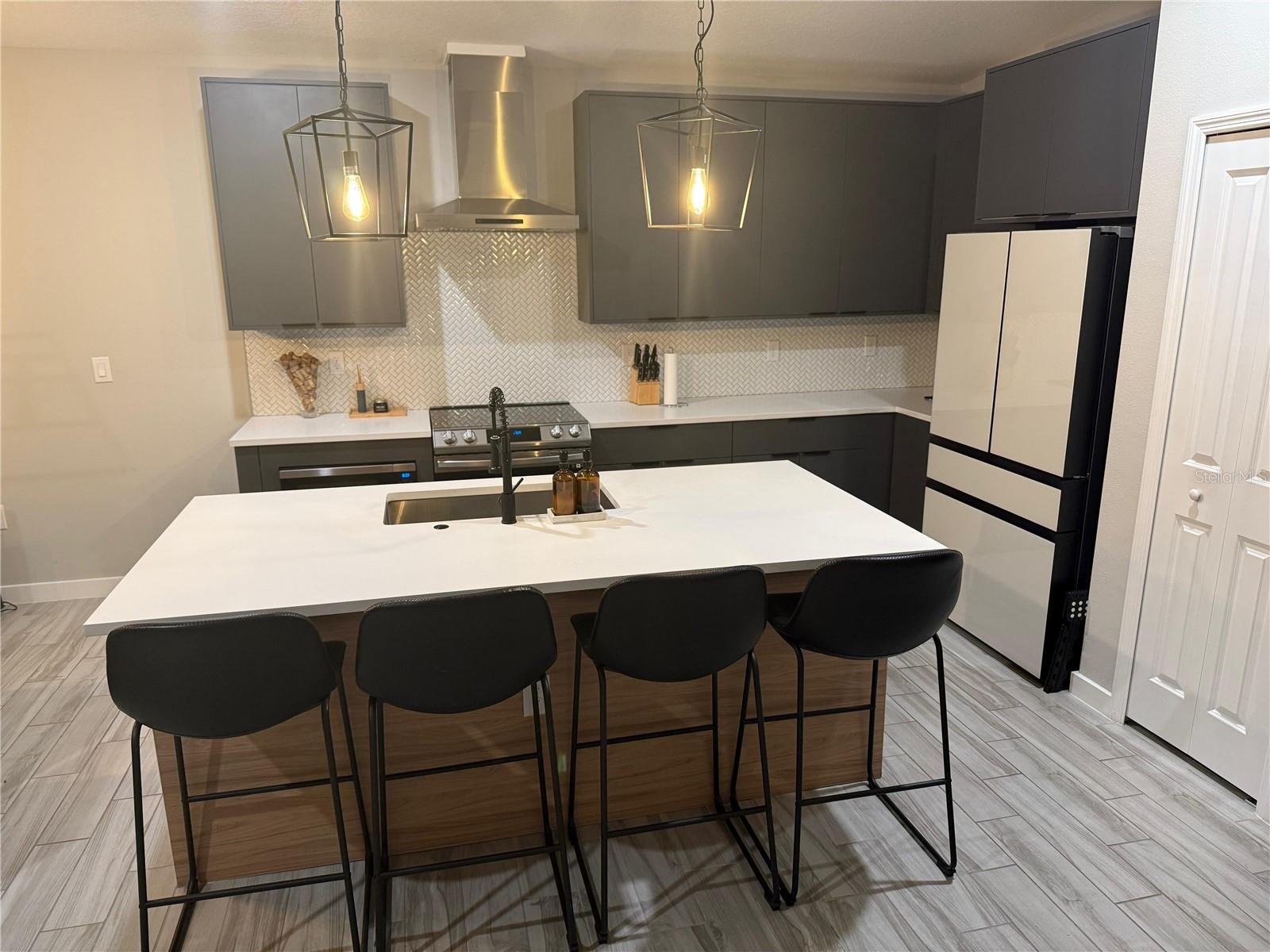 Image 4 of 27 For 2023 White Avenue