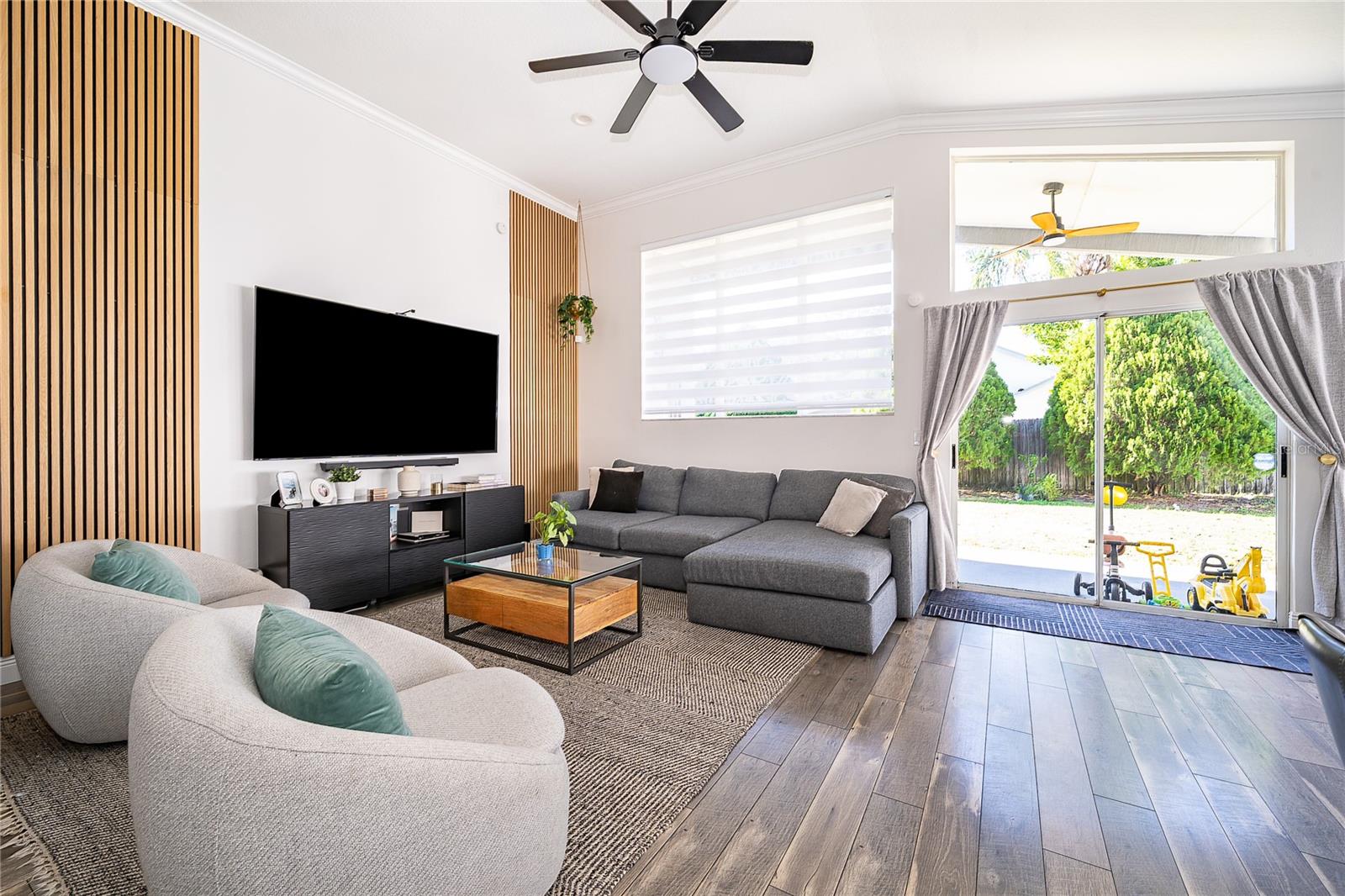 Image 10 of 34 For 814 Windergrove Court