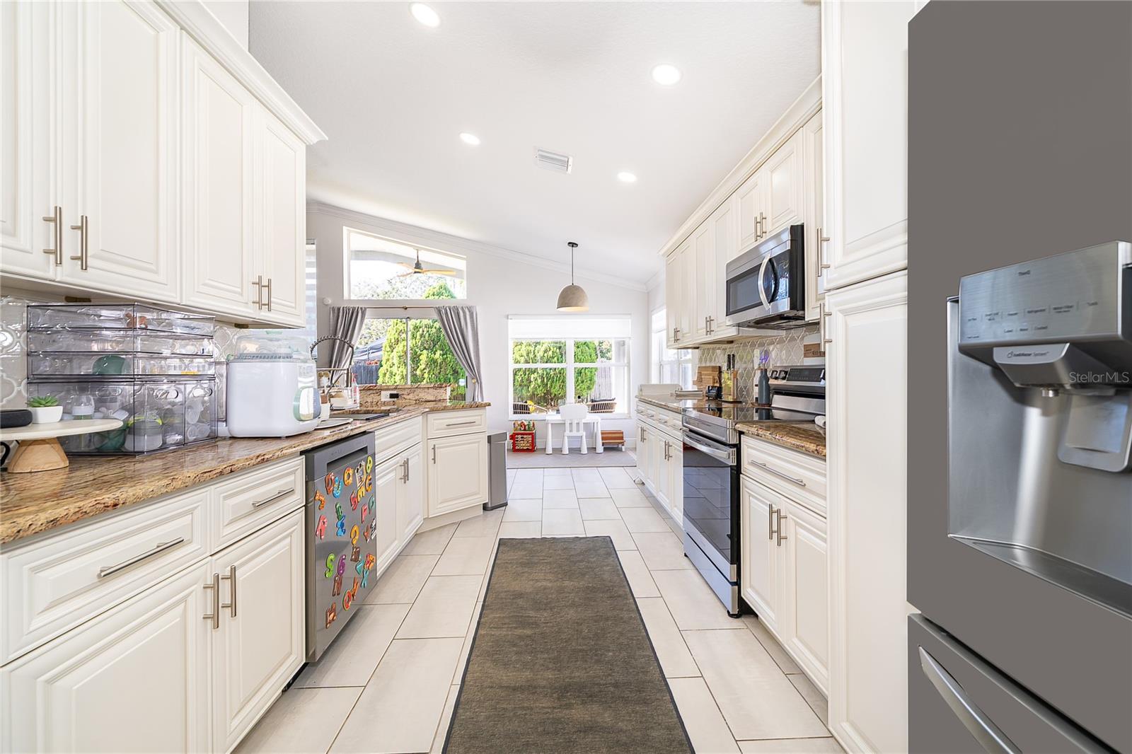 Image 17 of 34 For 814 Windergrove Court