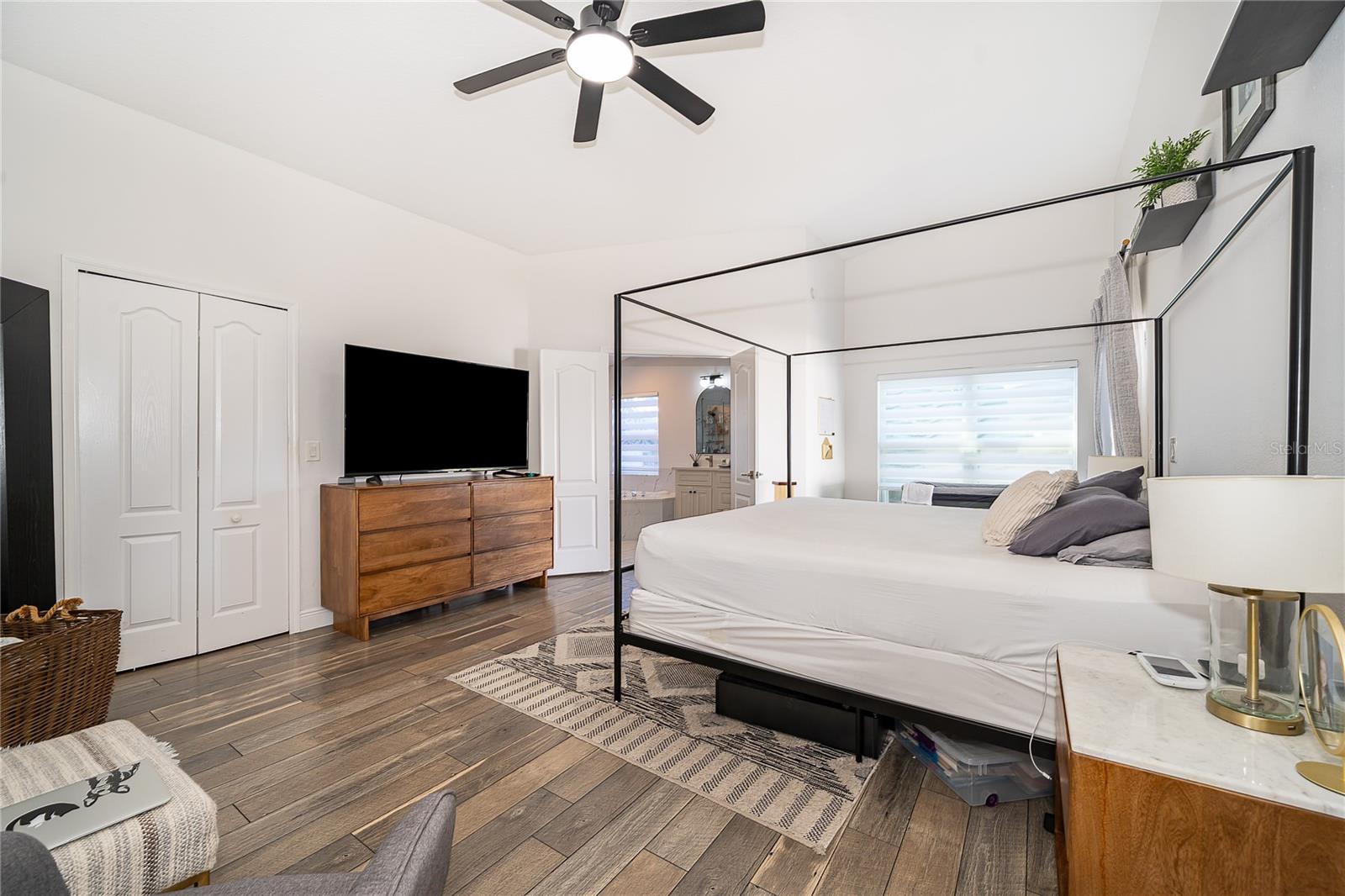 Image 19 of 34 For 814 Windergrove Court