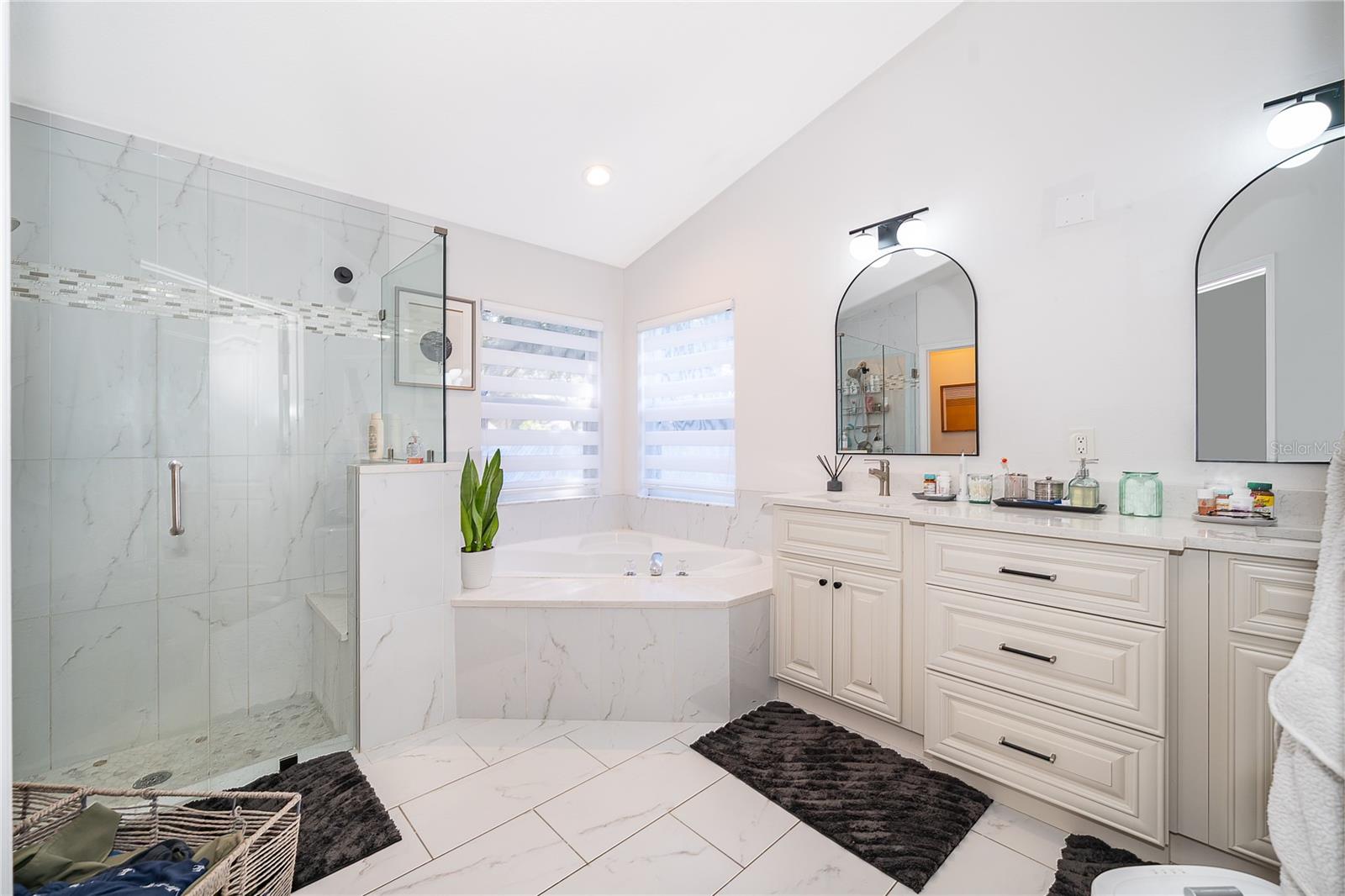 Image 20 of 34 For 814 Windergrove Court