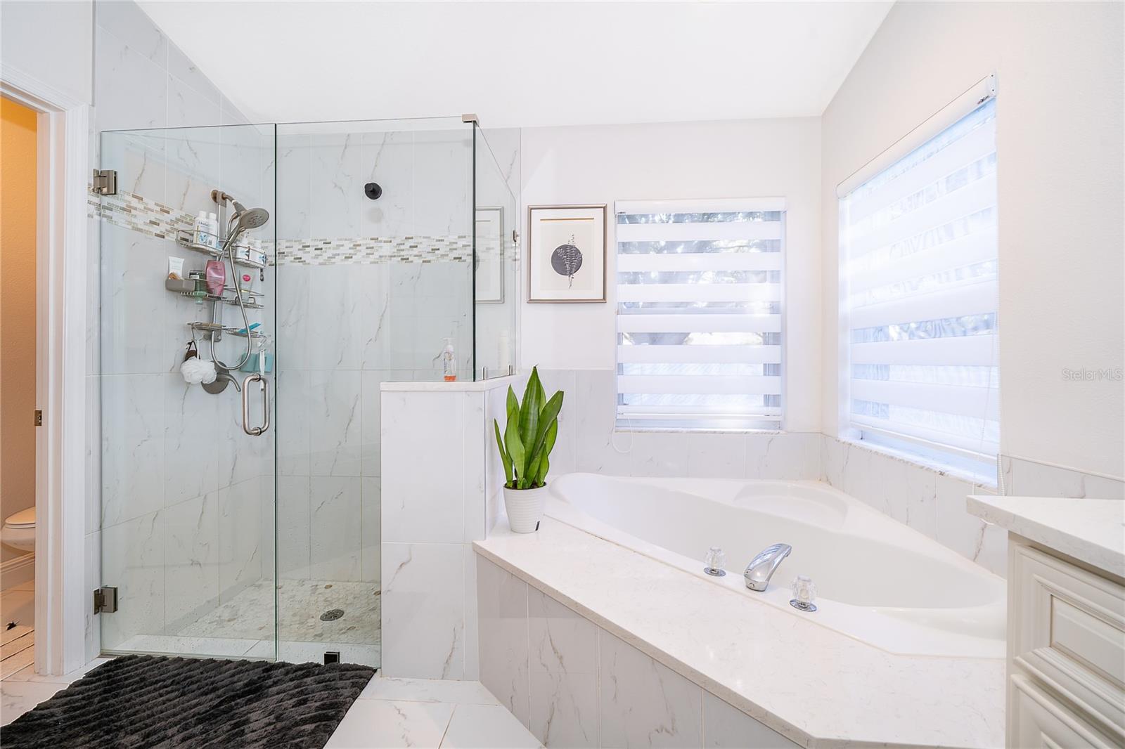 Image 21 of 34 For 814 Windergrove Court