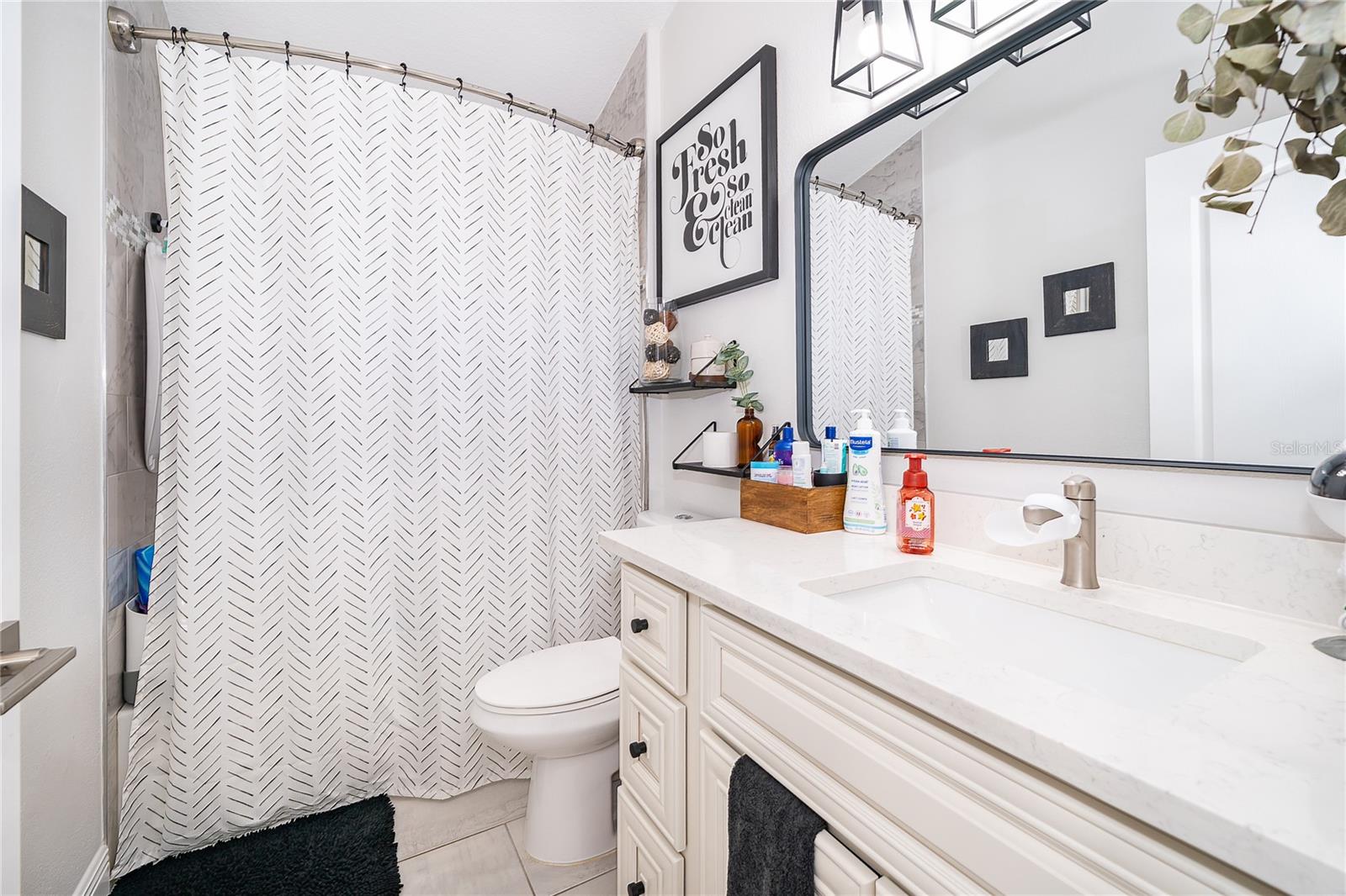 Image 23 of 34 For 814 Windergrove Court