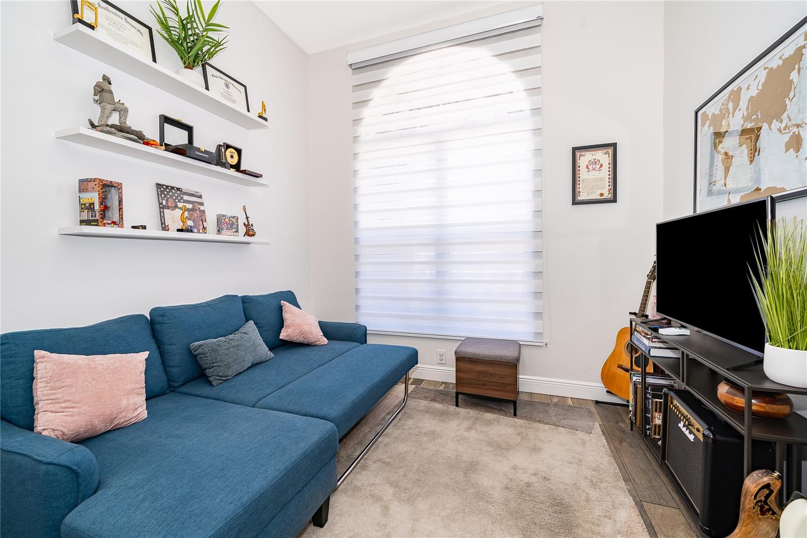 Image 25 of 34 For 814 Windergrove Court