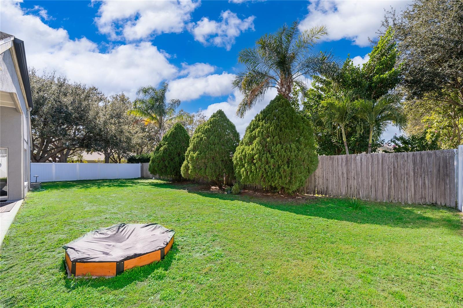 Image 27 of 34 For 814 Windergrove Court