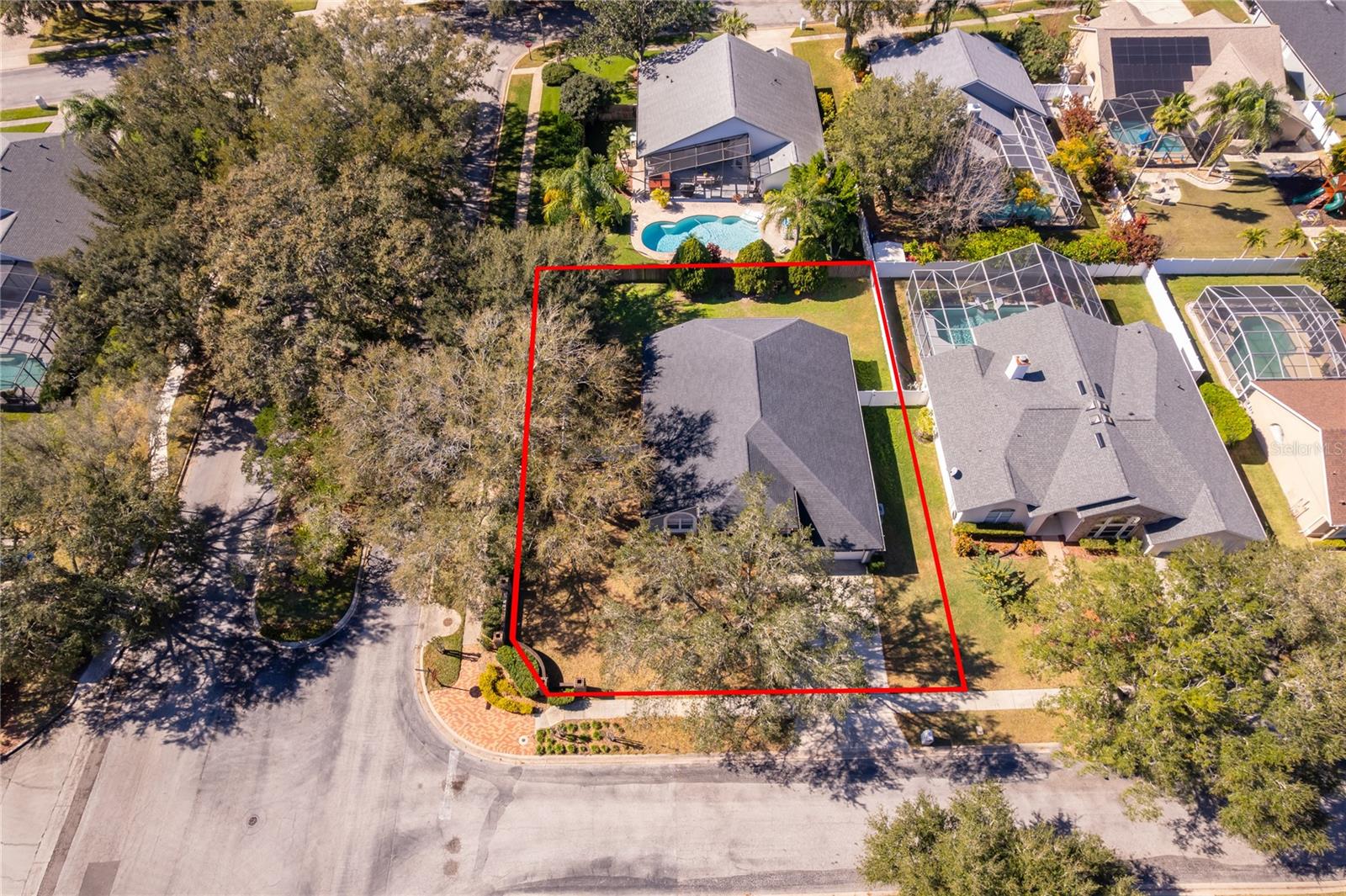 Image 29 of 34 For 814 Windergrove Court