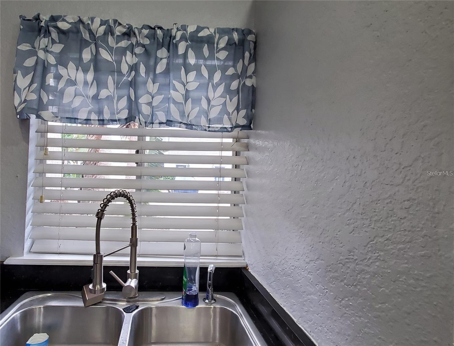 Image 7 of 27 For 1920 Conway Road 6