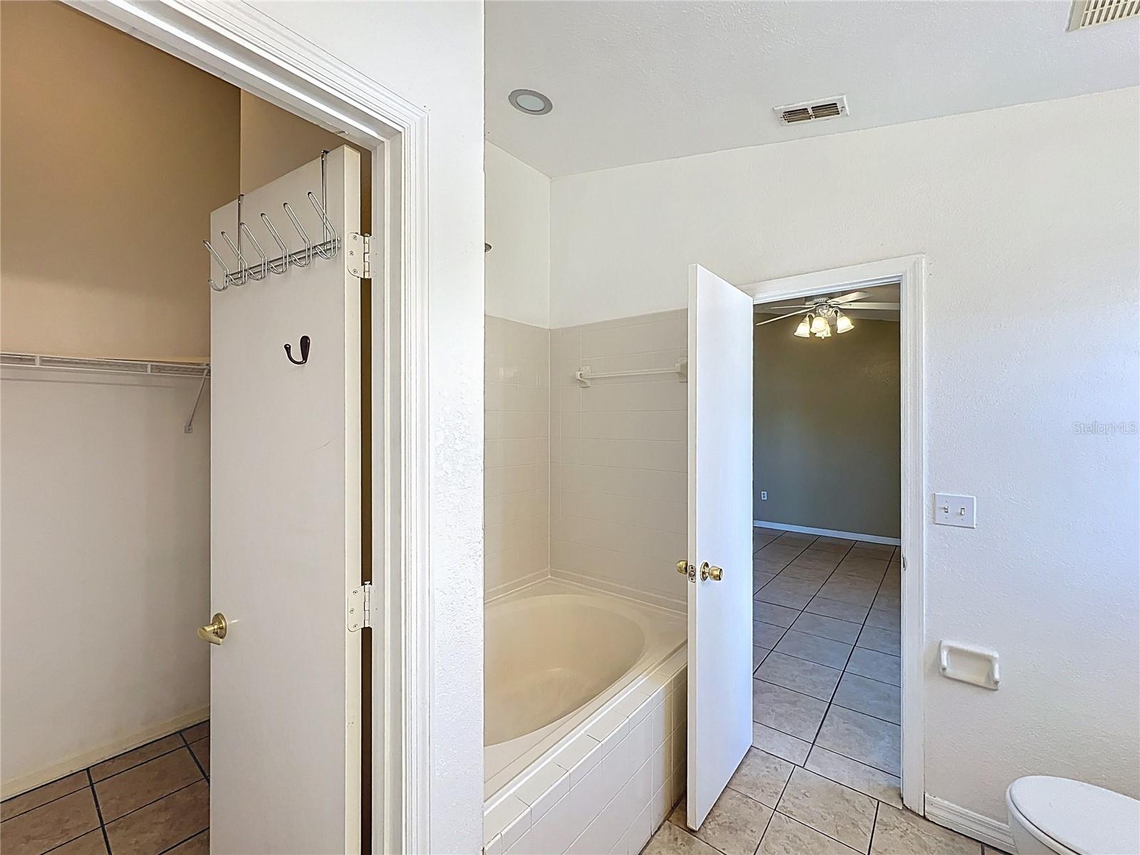 Image 12 of 24 For 3034 Sabal Bend Drive Ne