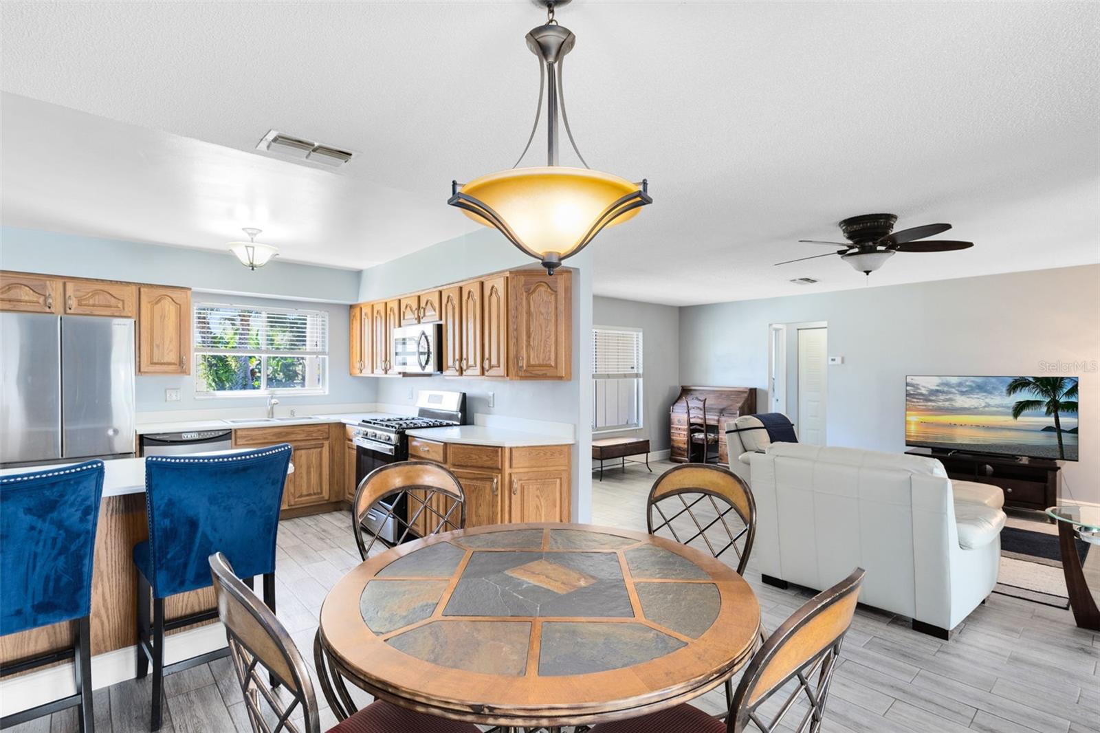 Image 11 of 35 For 5331 Maize Street