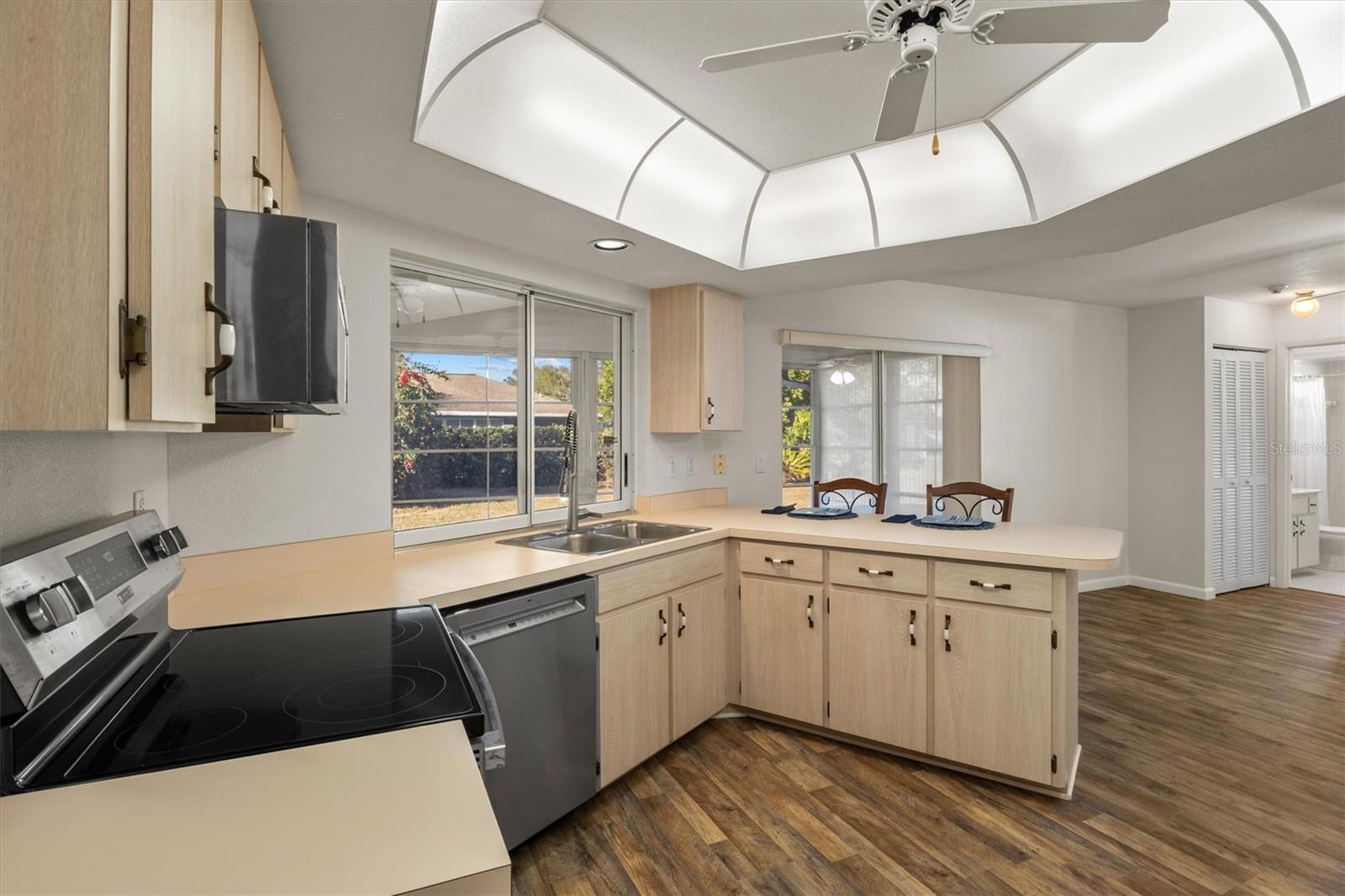 Image 10 of 35 For 2220 Jackson Heights Drive