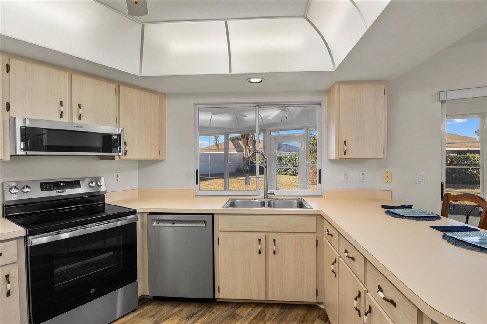 Image 11 of 35 For 2220 Jackson Heights Drive