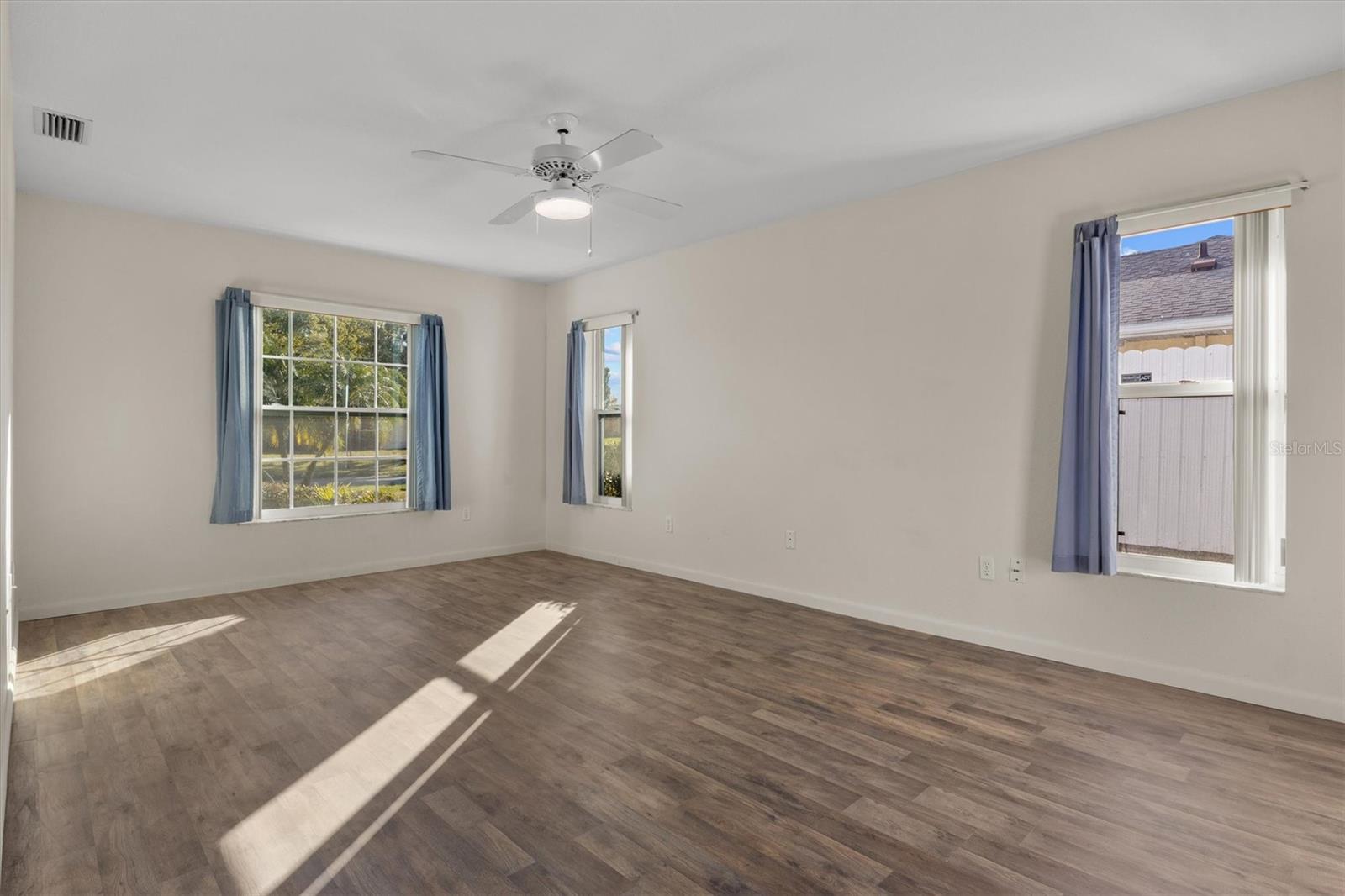 Image 13 of 35 For 2220 Jackson Heights Drive