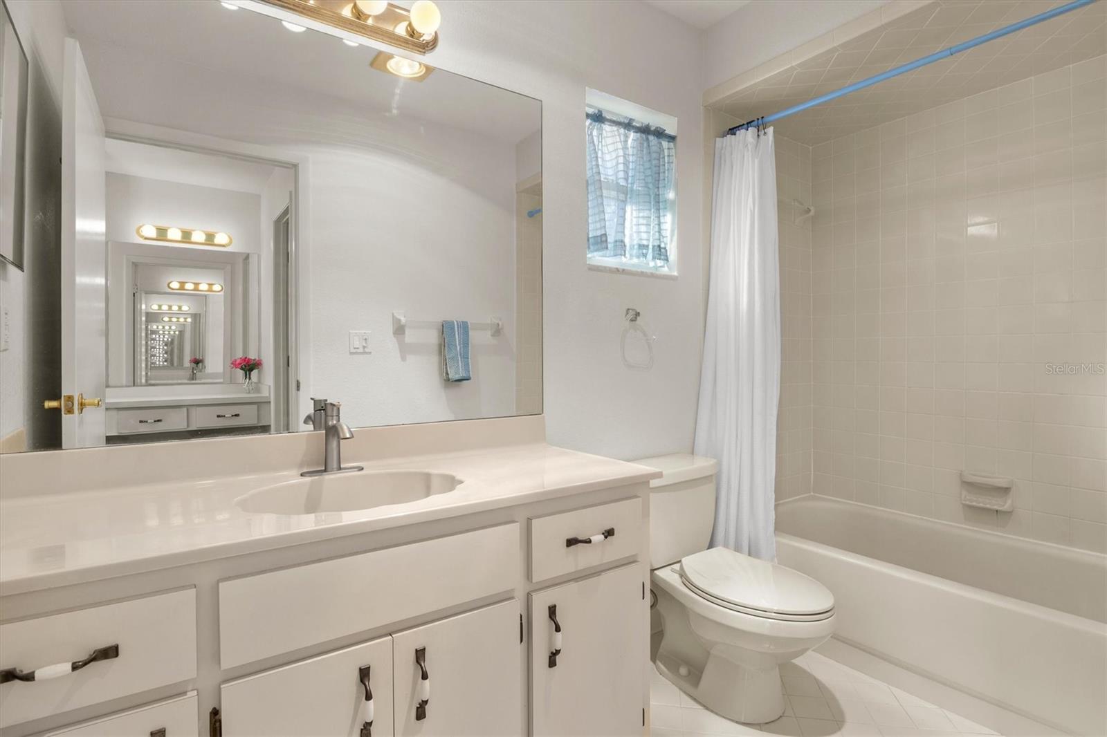 Image 15 of 35 For 2220 Jackson Heights Drive