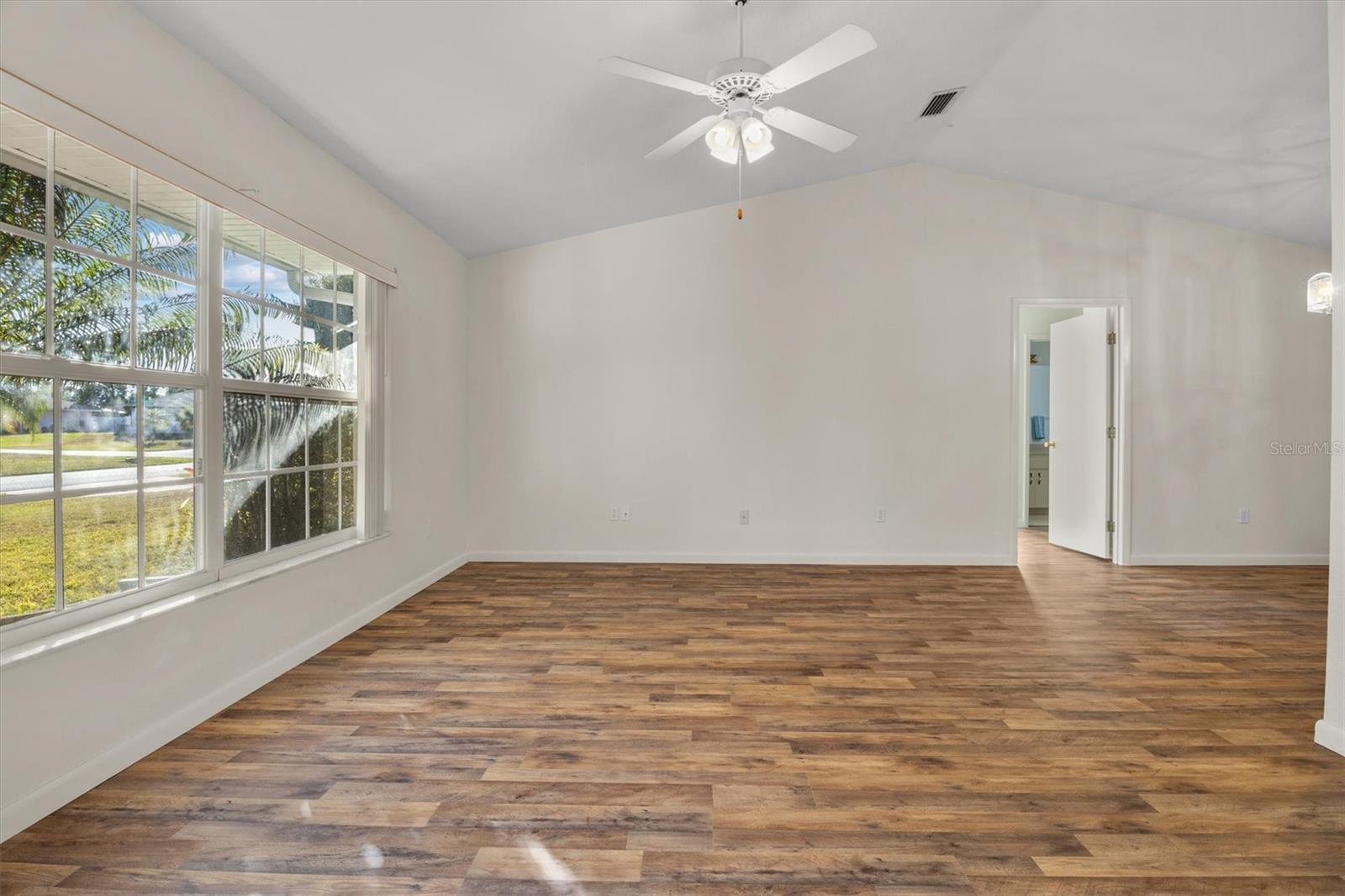 Image 5 of 35 For 2220 Jackson Heights Drive