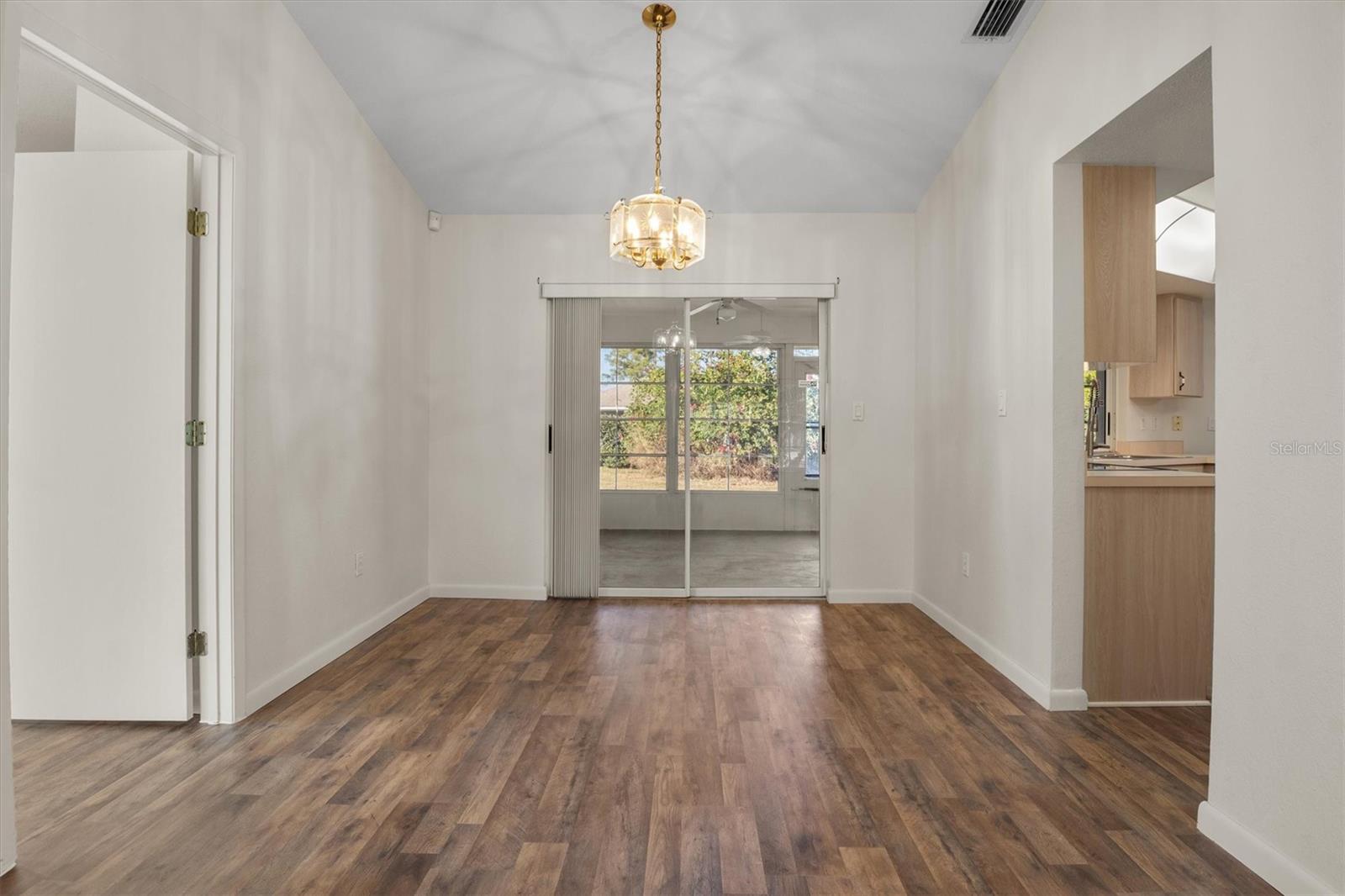 Image 7 of 35 For 2220 Jackson Heights Drive