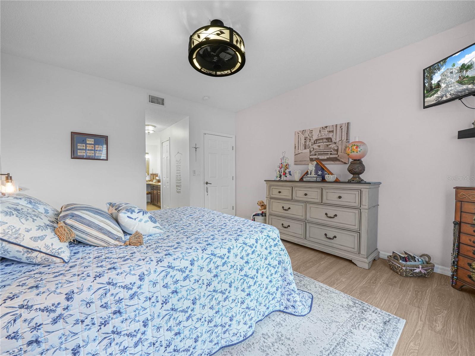 Image 15 of 28 For 414 Eagle Ridge Drive 414