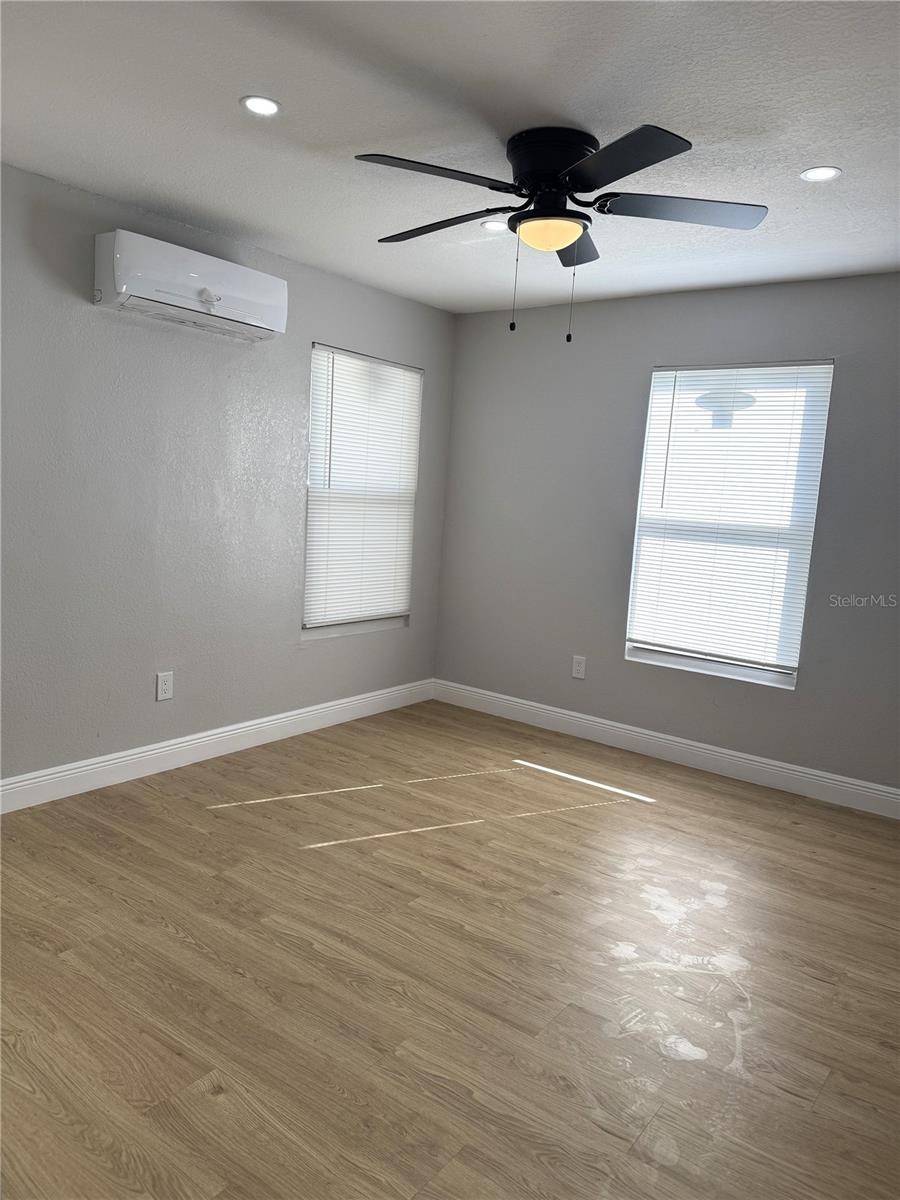 Image 12 of 15 For 319 Avenue P Ne