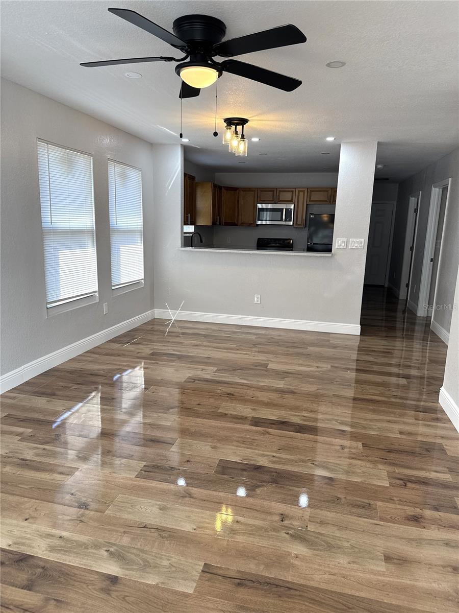 Image 4 of 15 For 319 Avenue P Ne