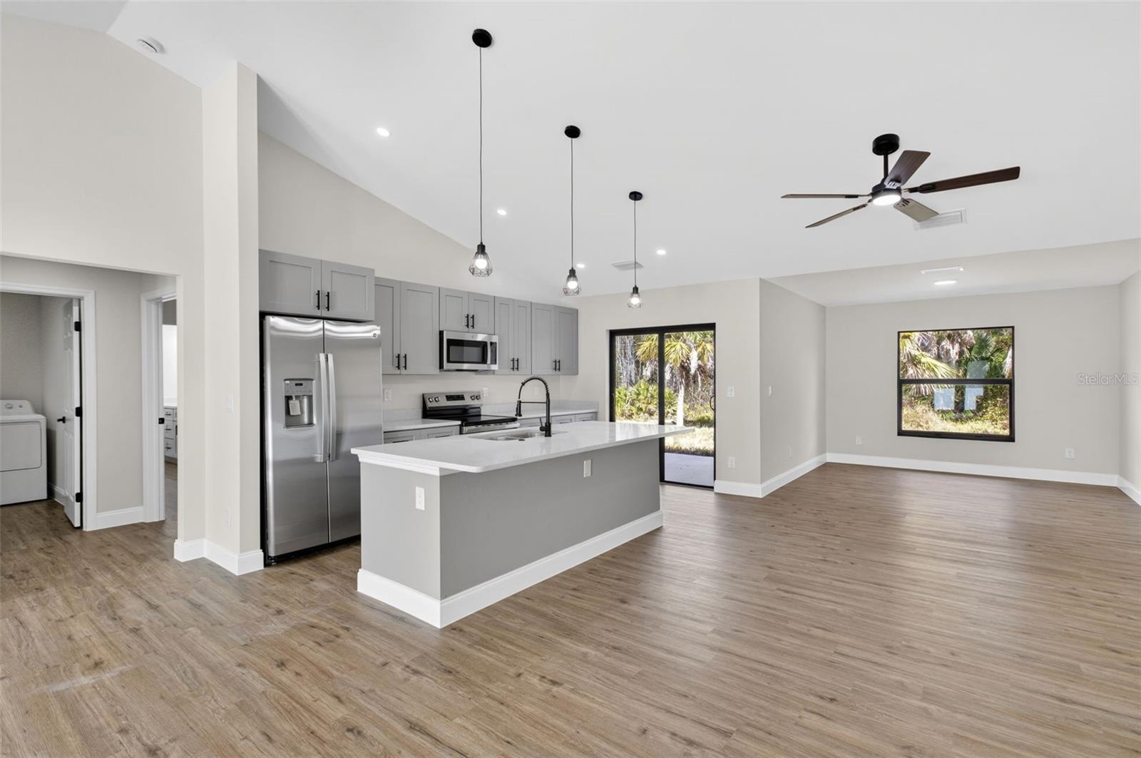 Image 11 of 39 For 20412 Elrose Avenue