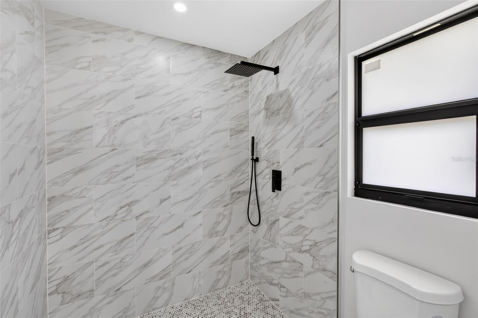 Image 18 of 39 For 20412 Elrose Avenue