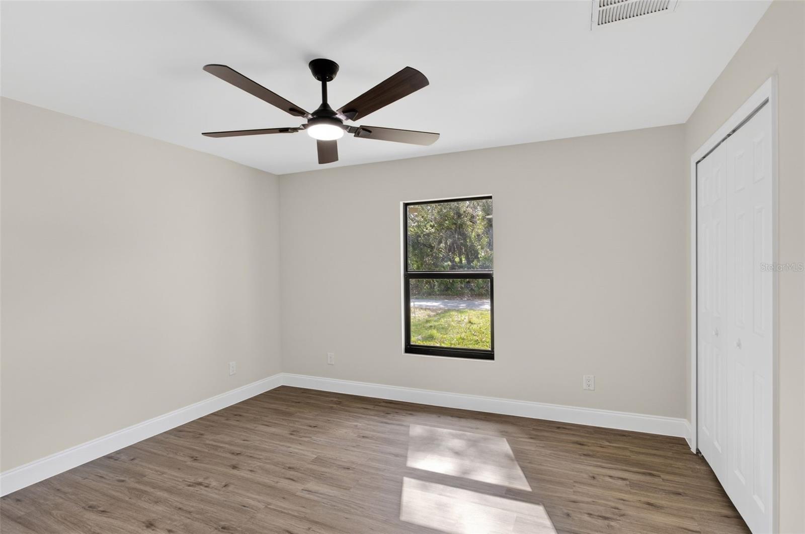 Image 19 of 39 For 20412 Elrose Avenue