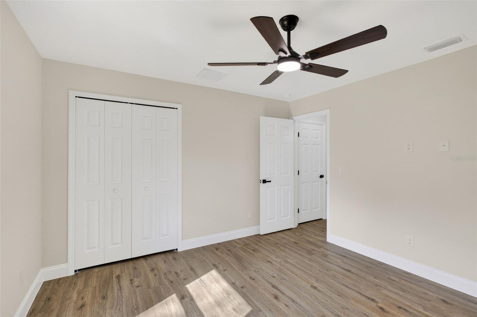 Image 20 of 39 For 20412 Elrose Avenue