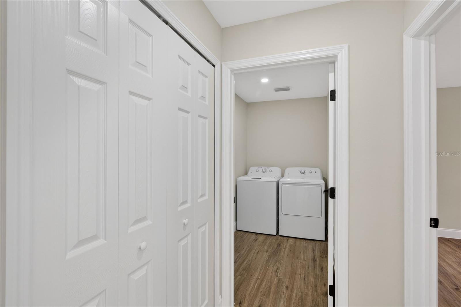 Image 25 of 39 For 20412 Elrose Avenue